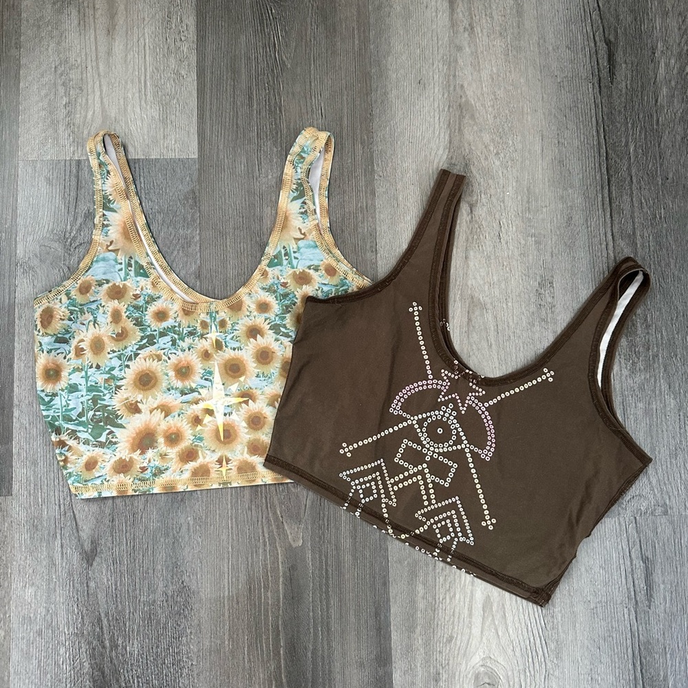 Teeki Lover Tank Lot Of 2 M/L